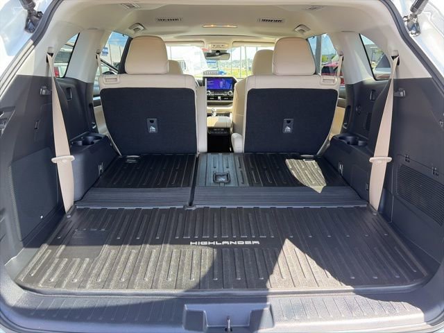 Used 2023 Toyota Highlander Limited image 27