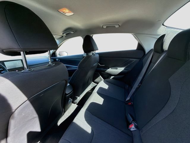 Certified 2024 Hyundai Elantra SE FWD image 23