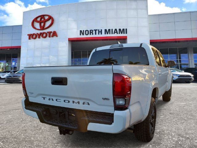 Used 2022 Toyota Tacoma SR5 w/ Technology Package RWD image 4