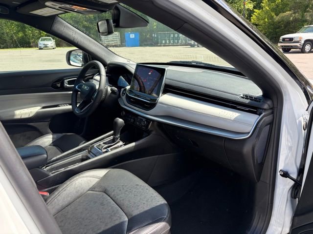 Used 2025 Jeep Compass Limited image 24