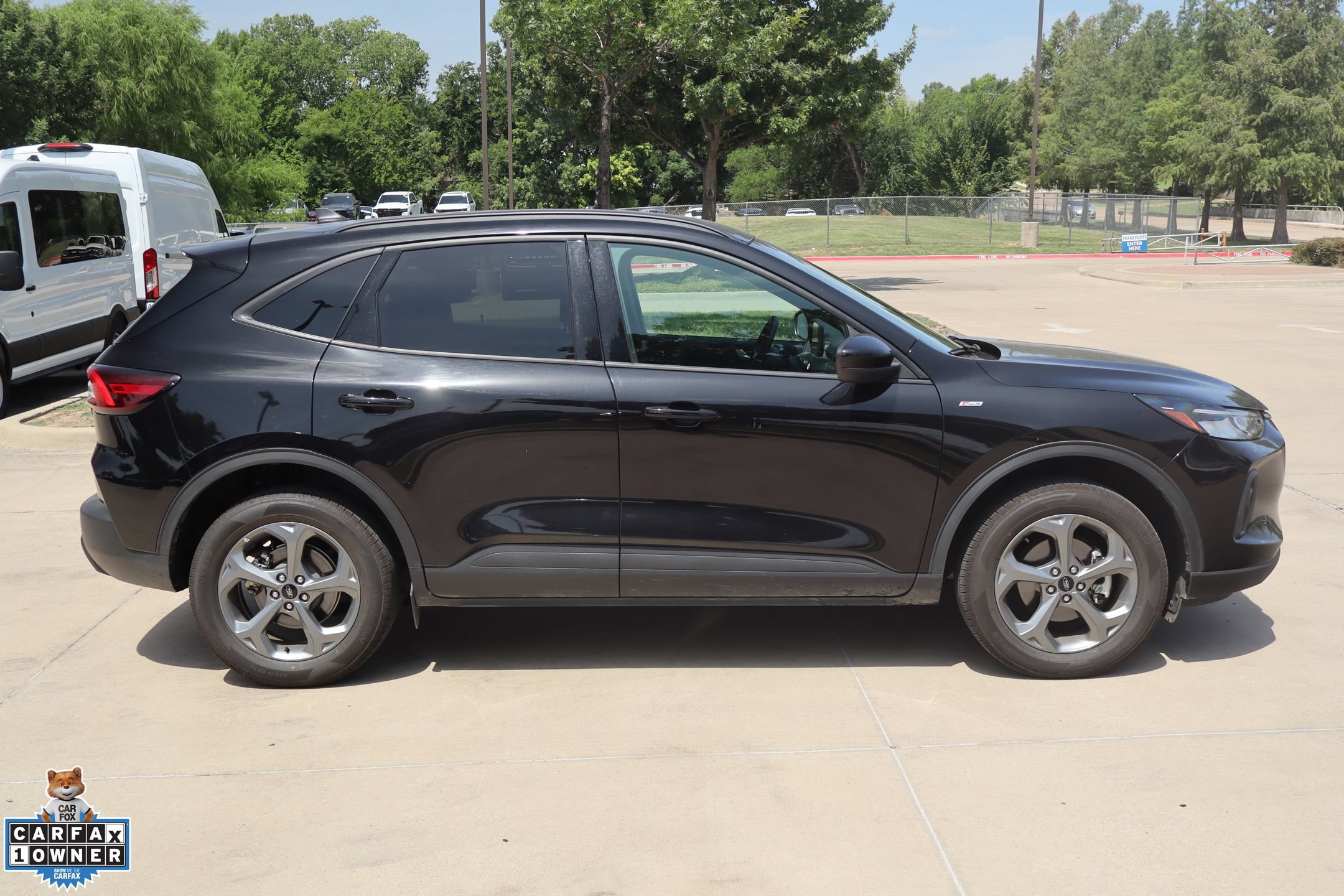 Used 2025 Ford Escape ST-Line Select AWD/4WD image 2