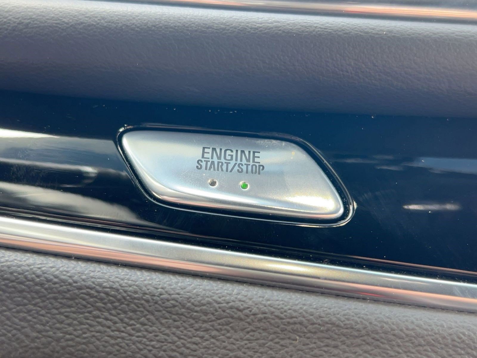 Used 2024 Buick Enclave Avenir w/ Avenir Technology Package image 27