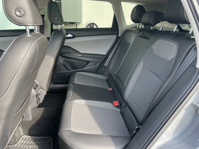 Used 2024 Volkswagen Taos SE image 22