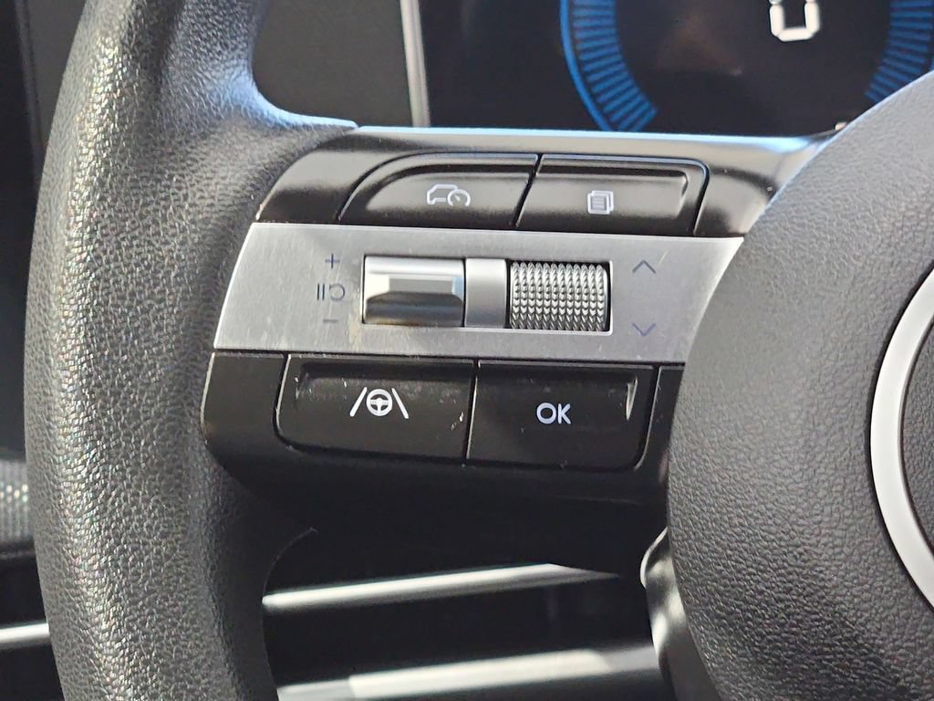 Used 2025 Hyundai Santa Cruz SEL AWD/4WD image 40