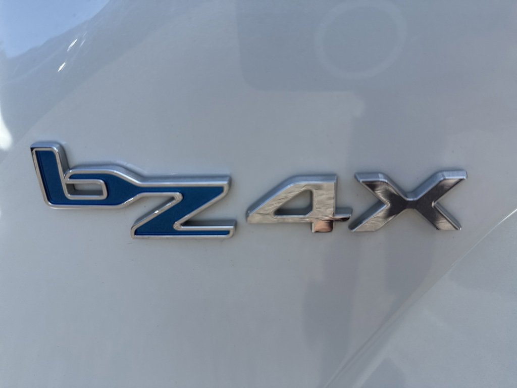 Used 2023 Toyota bZ4X XLE image 10