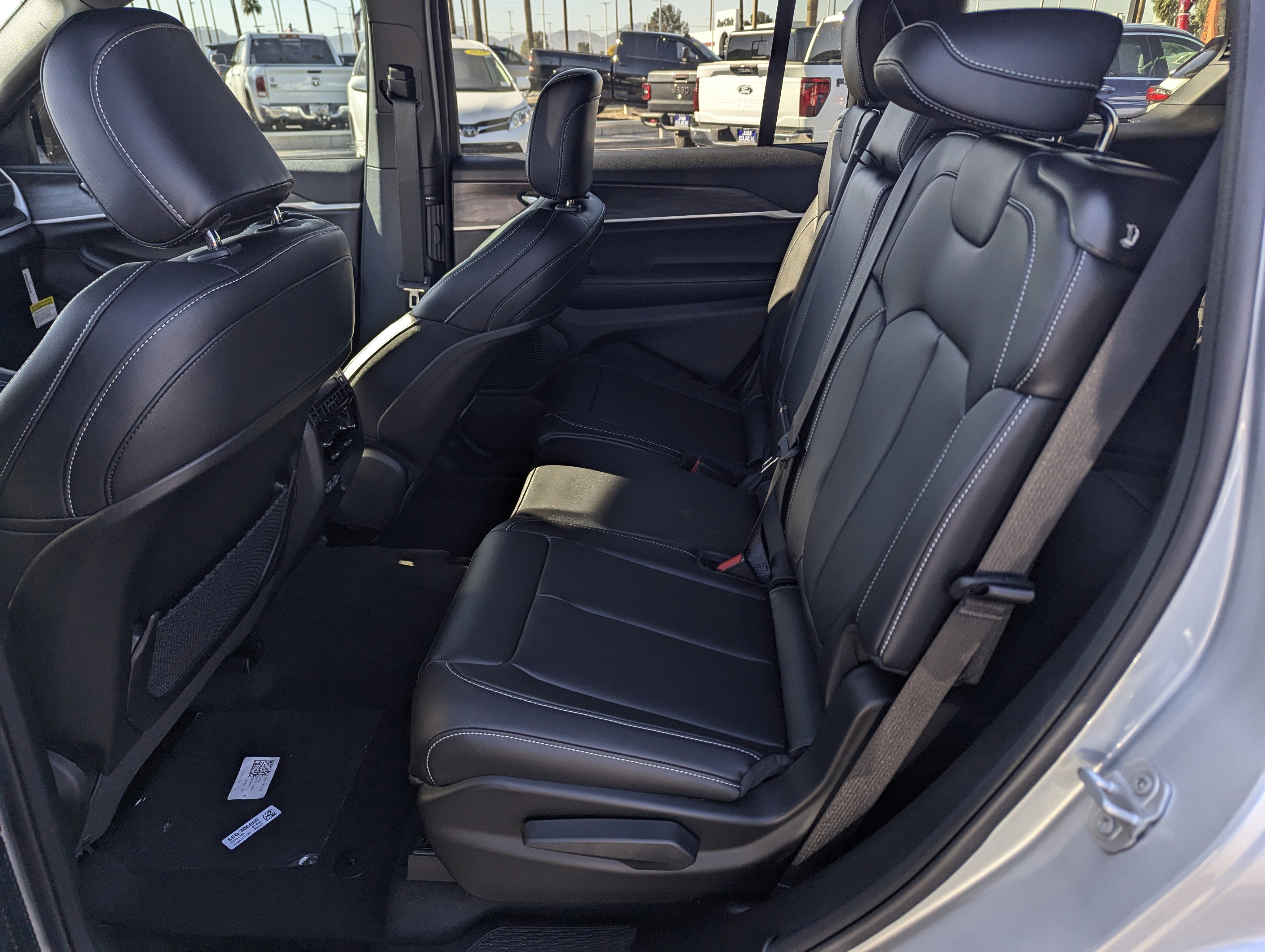 New 2025 Jeep Grand Cherokee L Limited w/ Trailer Tow Package image 8