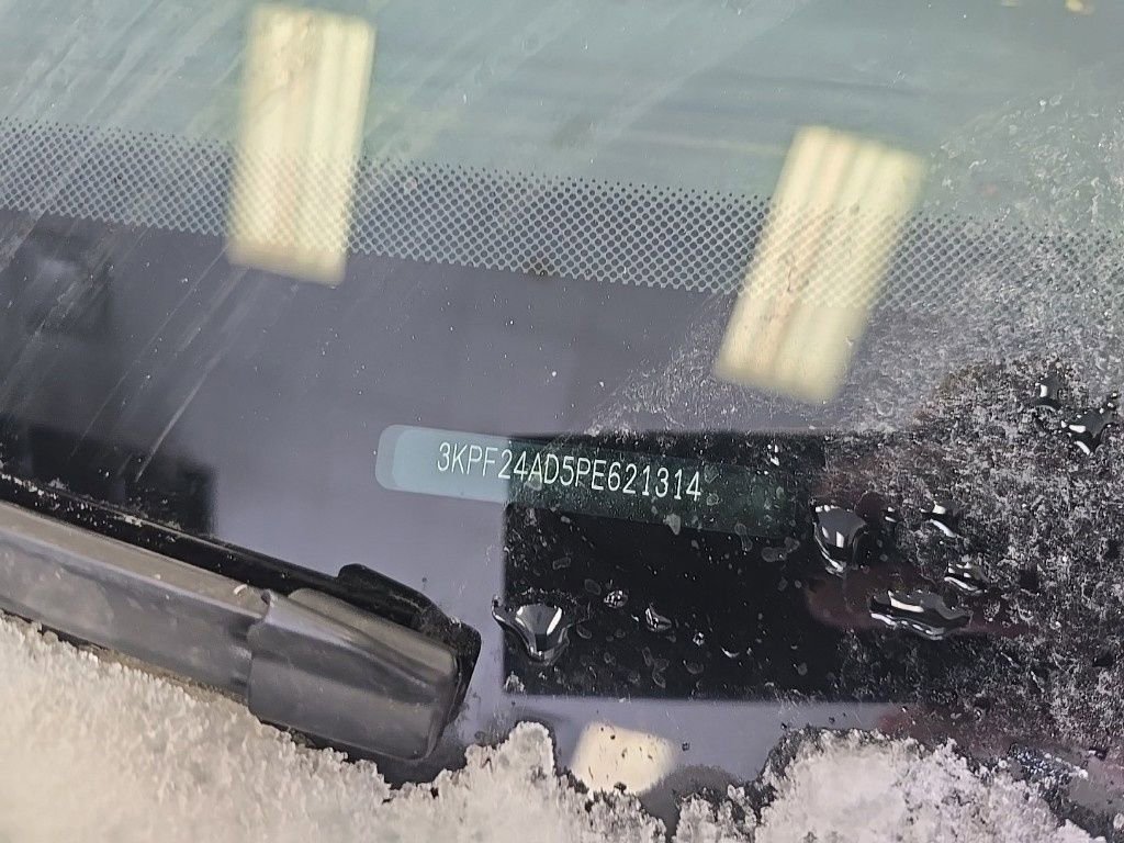 Used 2023 Kia Forte LXS image 6