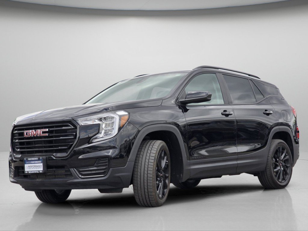 Used 2024 GMC Terrain SLE w/ Elevation Edition AWD/4WD image 15