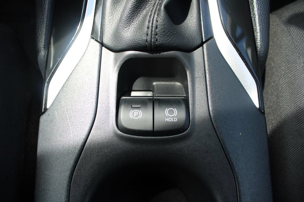 Used 2023 Toyota Corolla Cross LE w/ Moonroof Package AWD/4WD image 20
