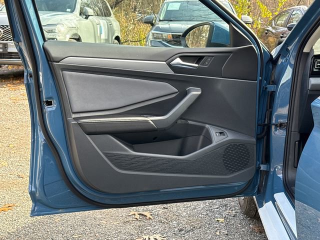 New 2026 Volkswagen Jetta SE image 9