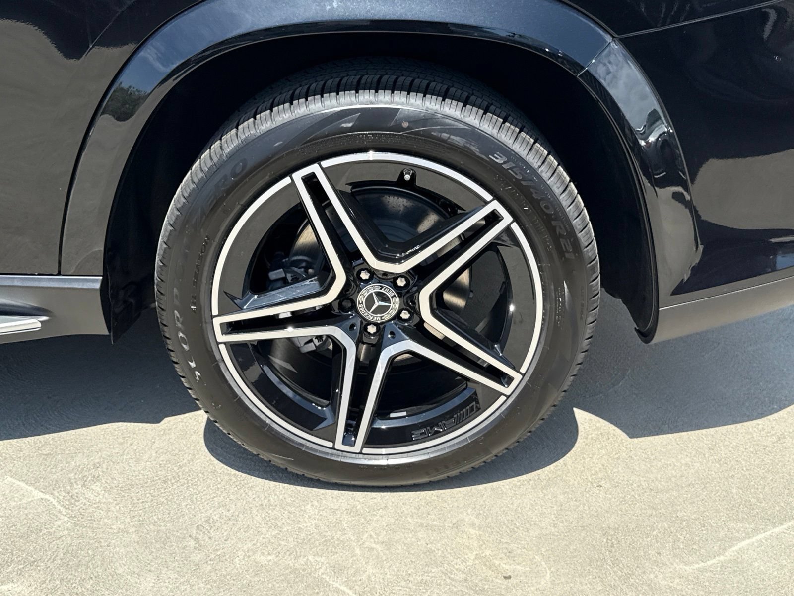 New 2026 Mercedes-Benz GLS 450 4MATIC image 16