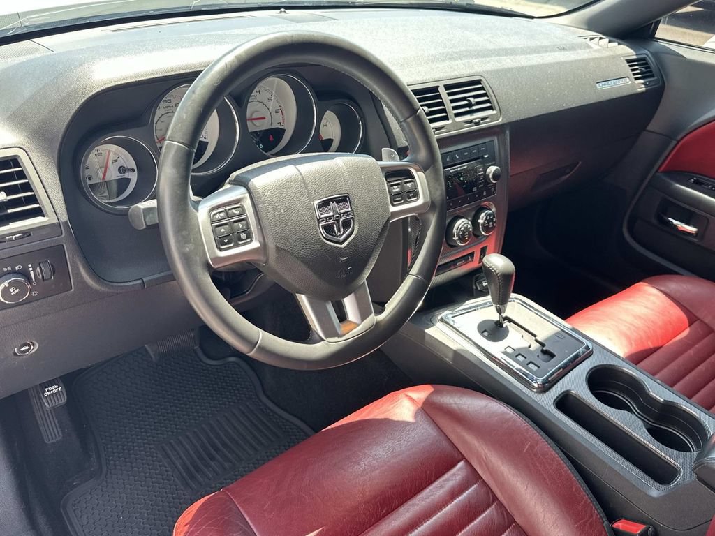 Used 2013 Dodge Challenger R/T RWD image 2
