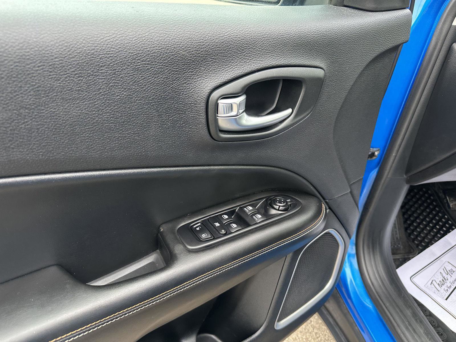 Used 2020 Jeep Compass Latitude AWD/4WD image 18
