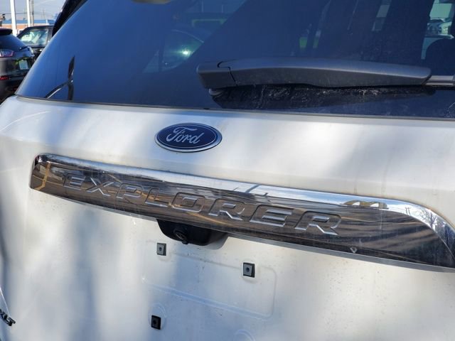 Used 2020 Ford Explorer XLT image 30