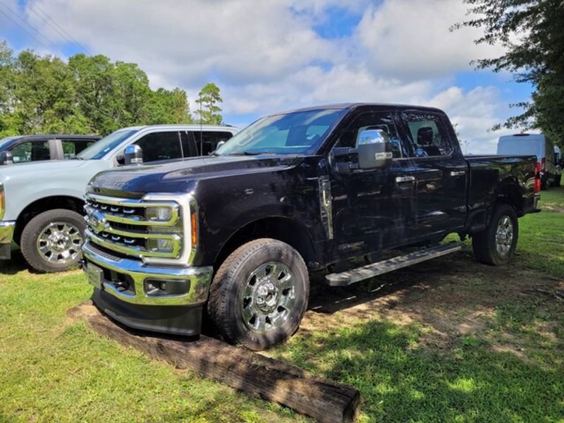 New 2025 Ford F350 Lariat w/ Chrome Package image 3