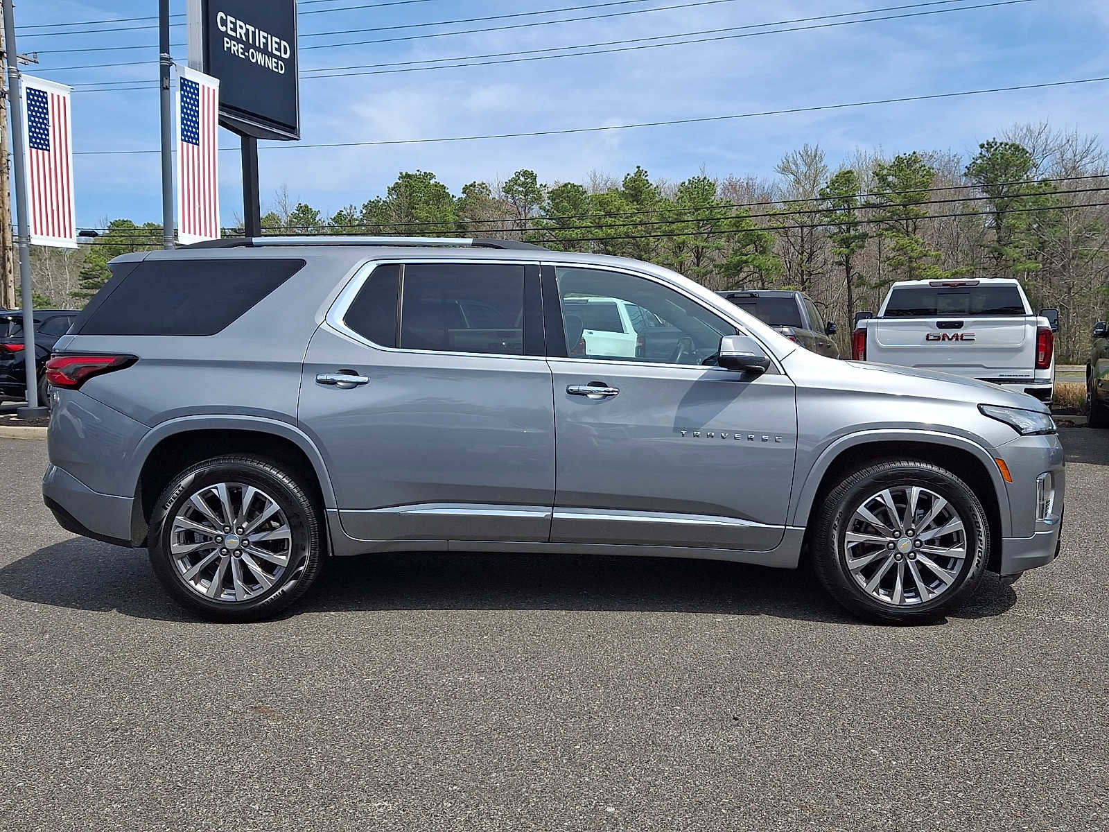 Used 2023 Chevrolet Traverse Premier AWD/4WD image 7