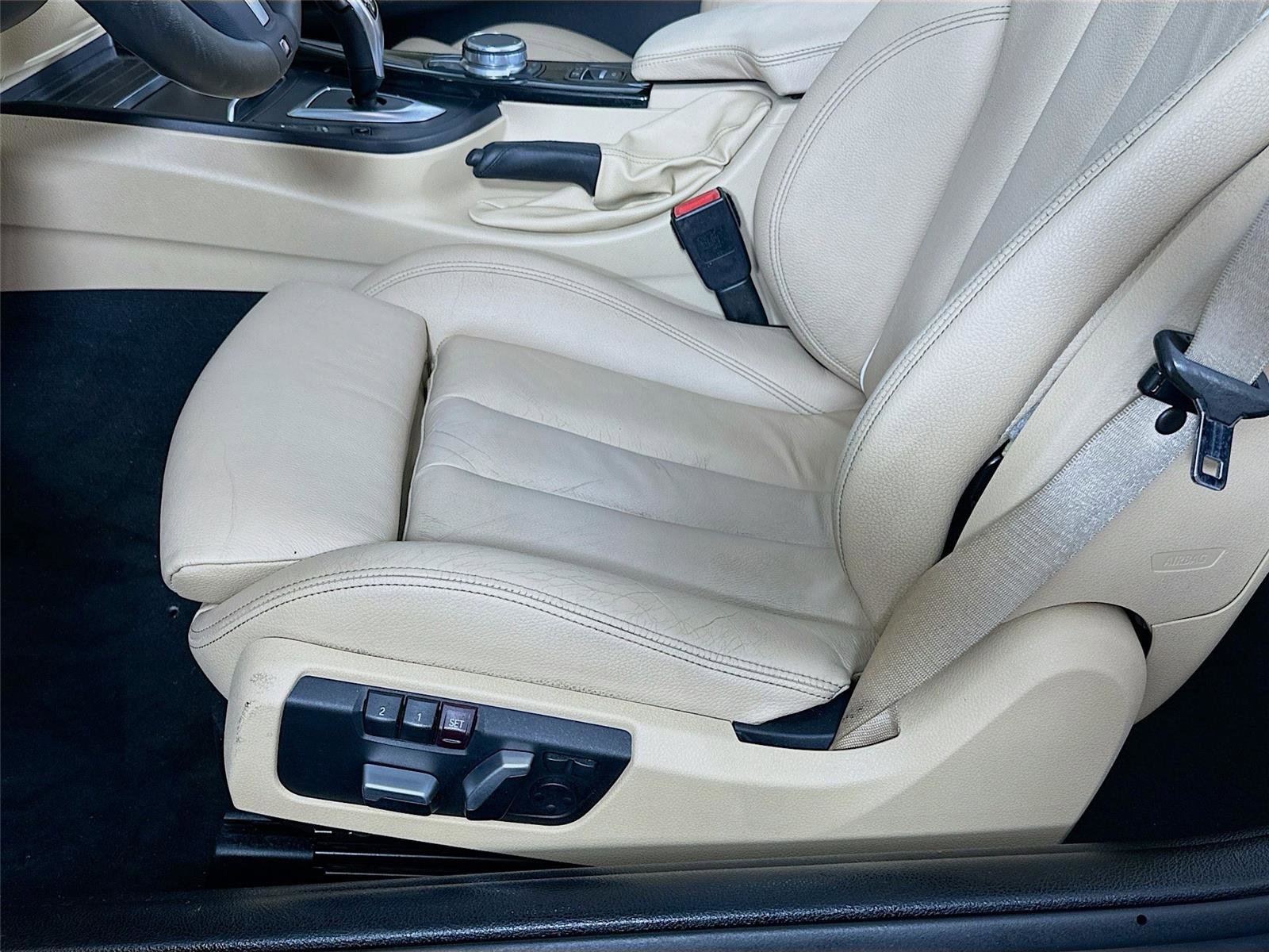 Used 2019 BMW 430i xDrive Convertible w/ M Sport Package image 19