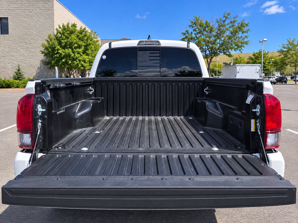 Used 2023 Toyota Tacoma SR5 w/ Technology Package AWD/4WD image 7