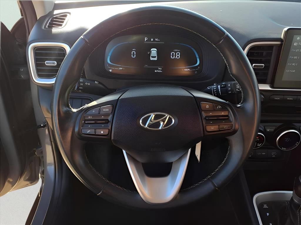 Used 2023 Hyundai Venue SEL image 7