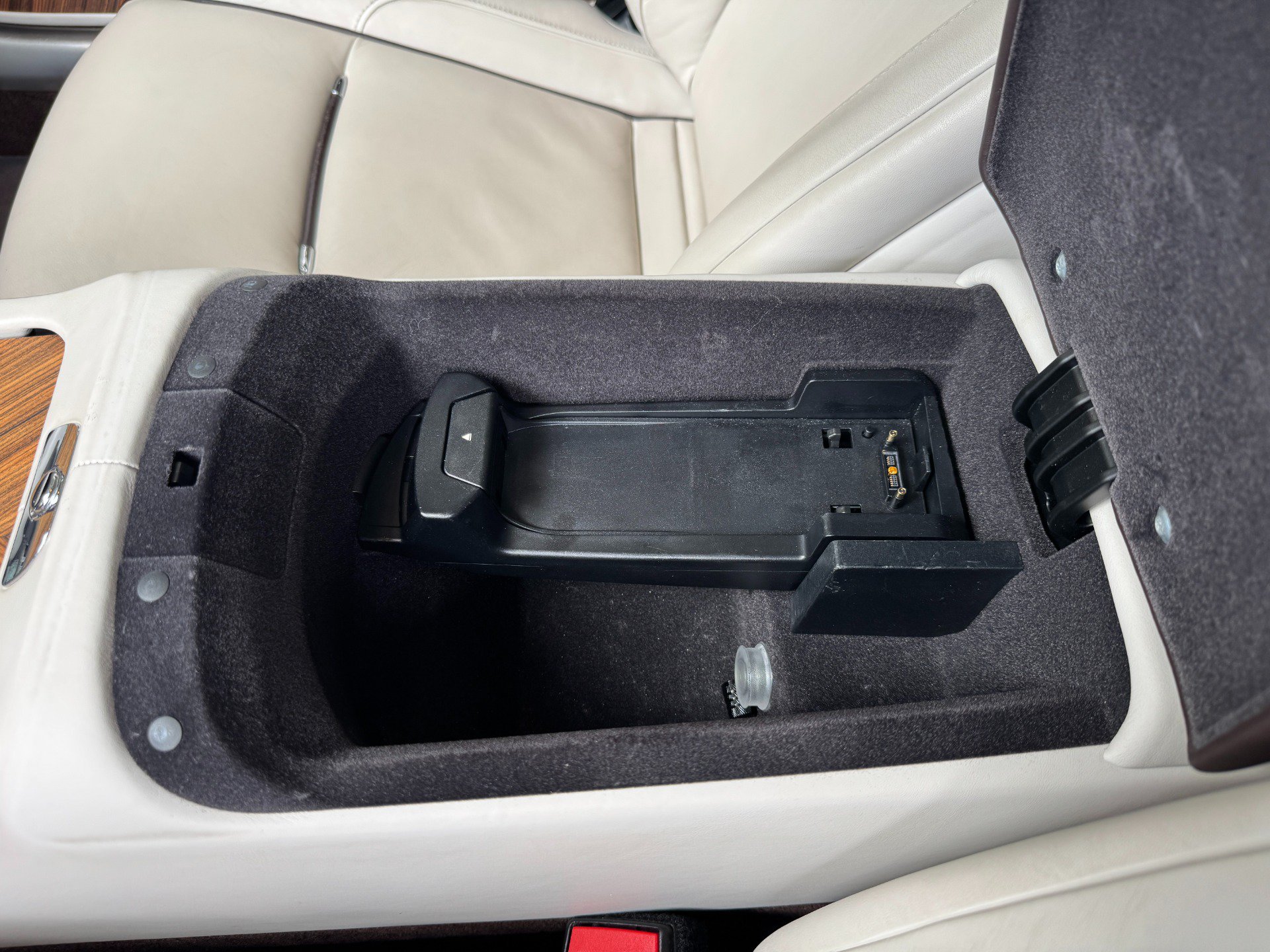 Used 2017 Rolls-Royce Wraith RWD image 51