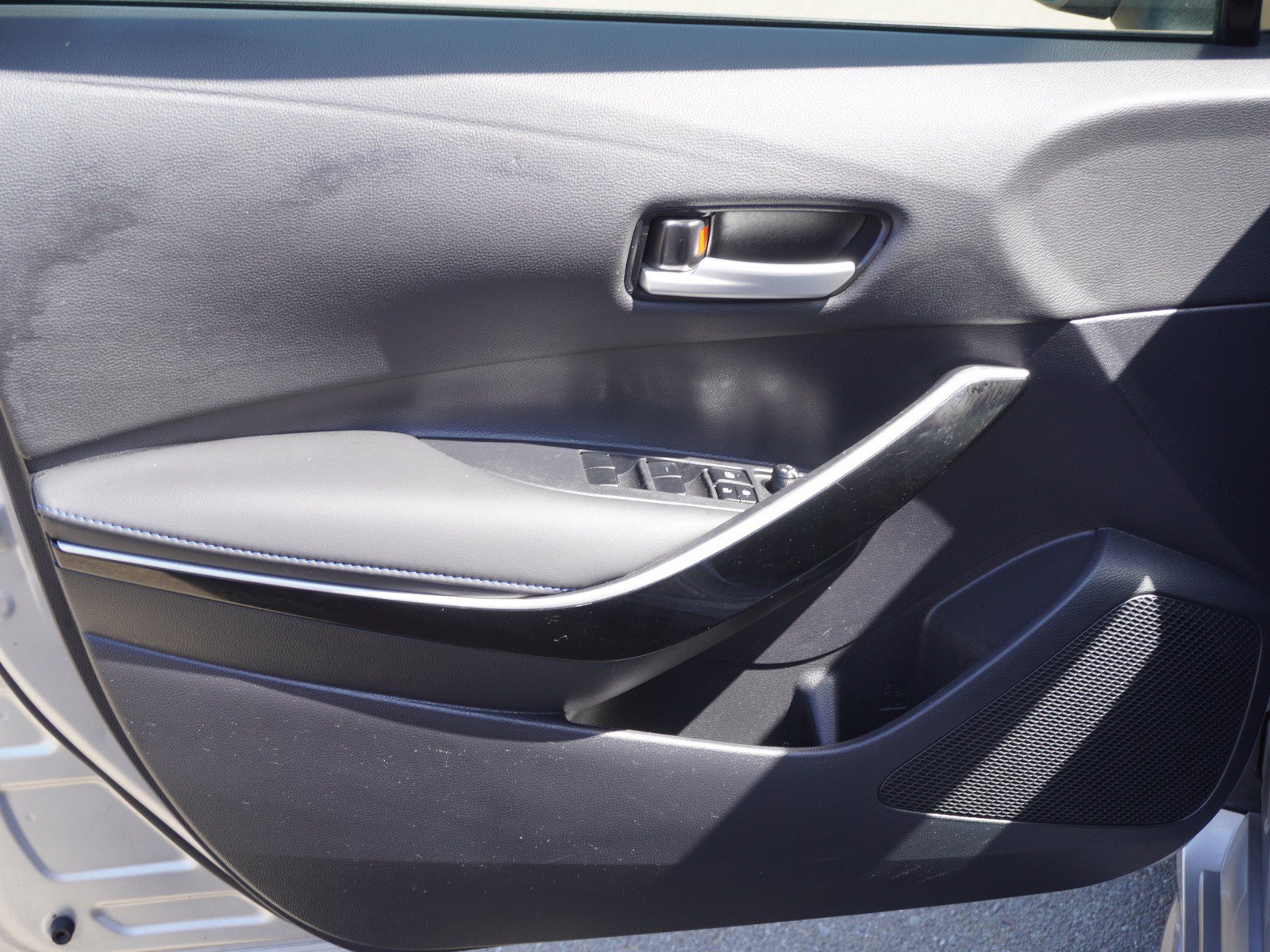 Used 2021 Toyota Corolla XSE w/ Carpet Mat Package (TMS) FWD image 18