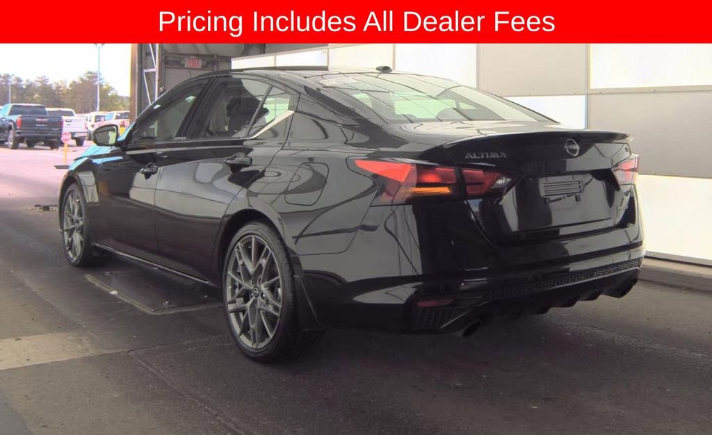 Certified 2024 Nissan Altima 2.0 SR FWD image 5