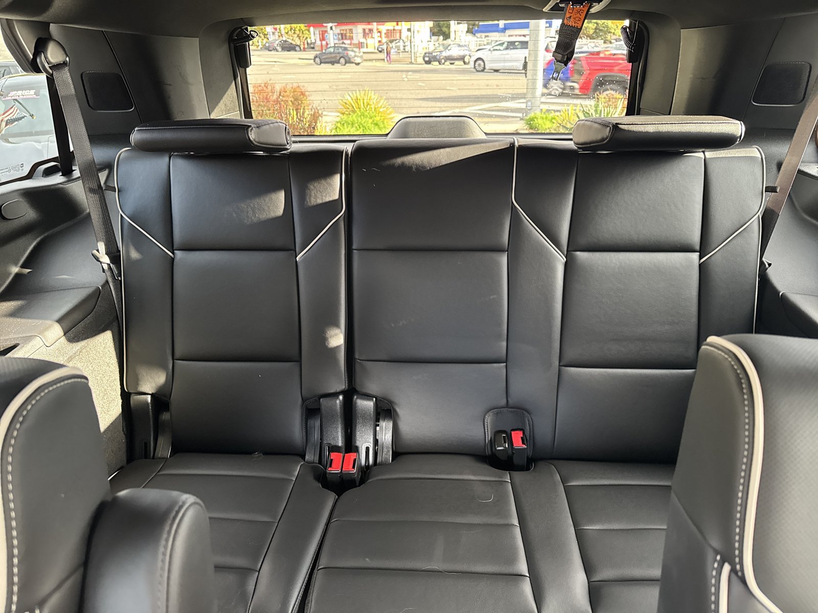Used 2024 Cadillac Escalade Premium Luxury w/ Performance Package AWD/4WD image 25