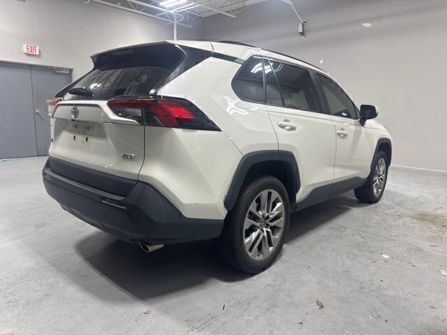 Used 2022 Toyota RAV4 XLE Premium FWD image 5