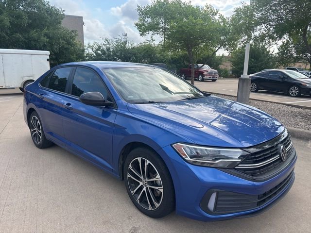 Used 2022 Volkswagen Jetta Sport image 3