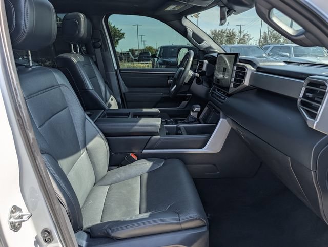 Used 2025 Toyota Tundra Limited AWD/4WD image 32
