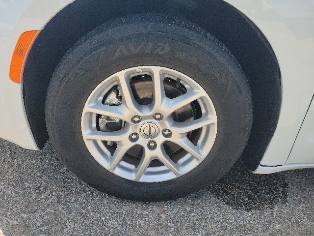 Used 2023 Chrysler Voyager LX FWD image 26