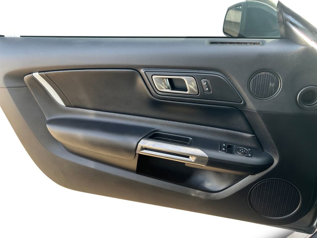 Used 2022 Ford Mustang Shelby GT500 w/ Technology Package image 18