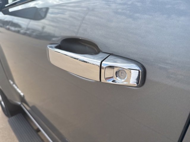 Used 2018 Chevrolet Colorado LT w/ Luxury Package, Chrome image 62