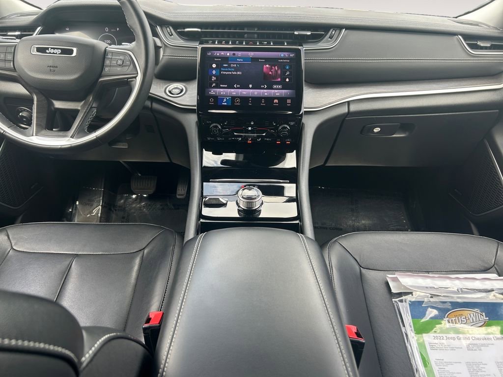 Used 2022 Jeep Grand Cherokee Limited image 13
