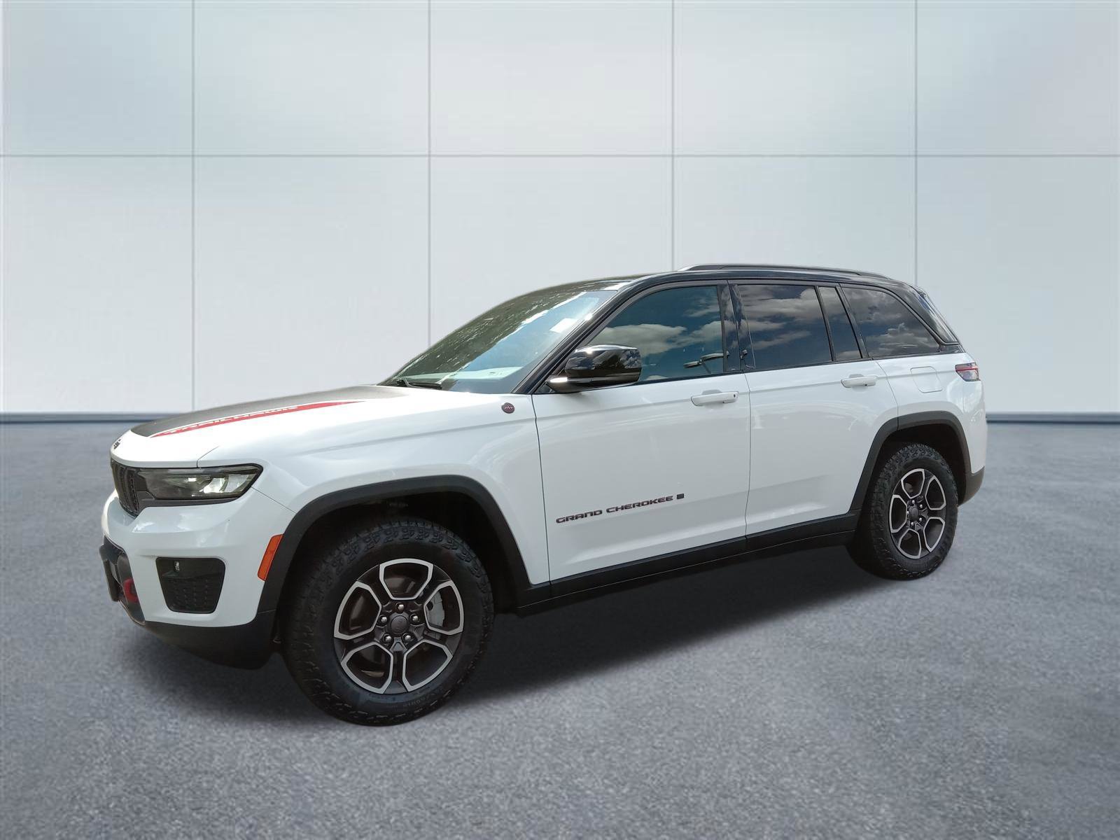 Used 2022 Jeep Grand Cherokee Trailhawk AWD/4WD image 1
