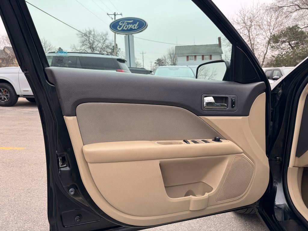 Used 2010 Ford Fusion SE image 10