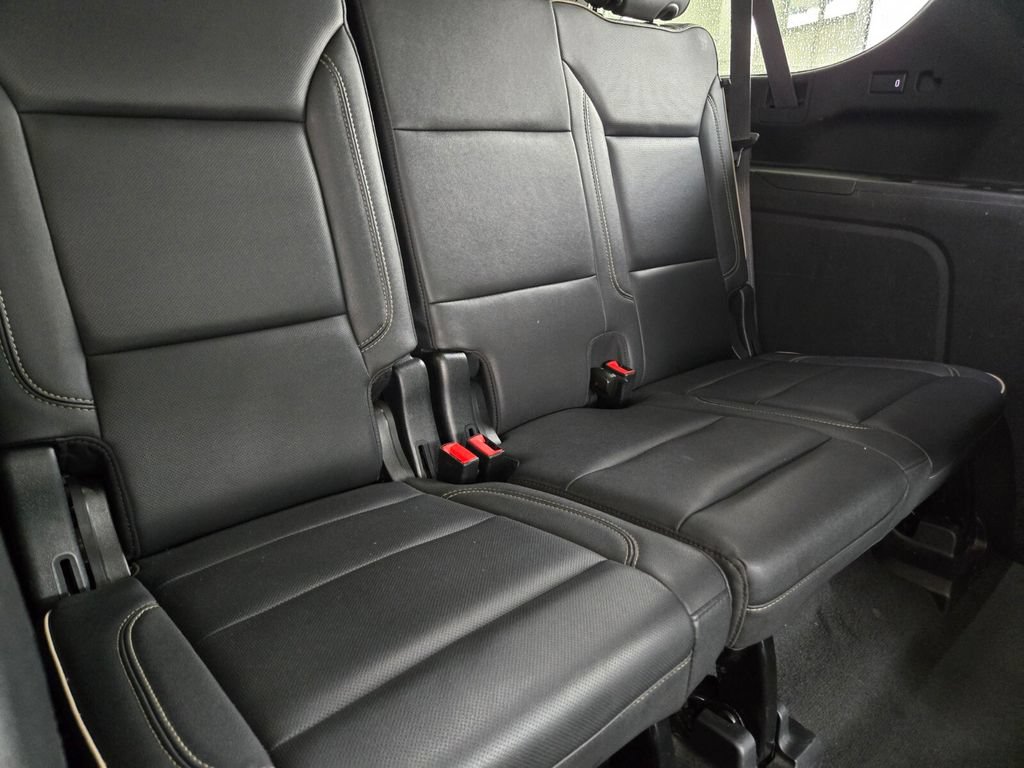 Used 2023 Chevrolet Suburban Premier AWD/4WD image 19