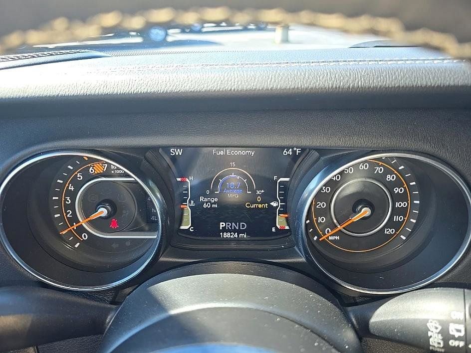 Used 2022 Jeep Wrangler Unlimited Sahara w/ Dual Top Group image 14