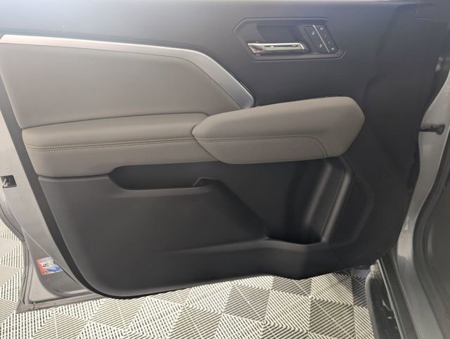 Certified 2024 Chevrolet Colorado ZR2 w/ ZR2 Convenience Package III image 10