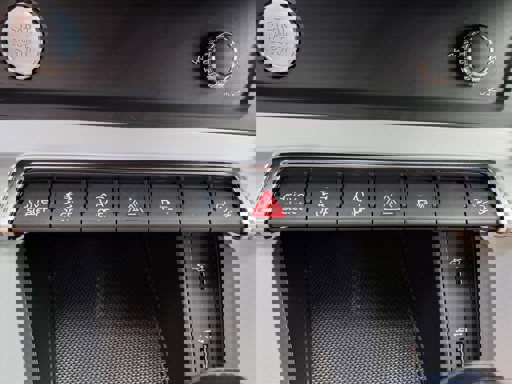 Used 2019 Audi Q3 2.0T Premium w/ Convenience Package image 24