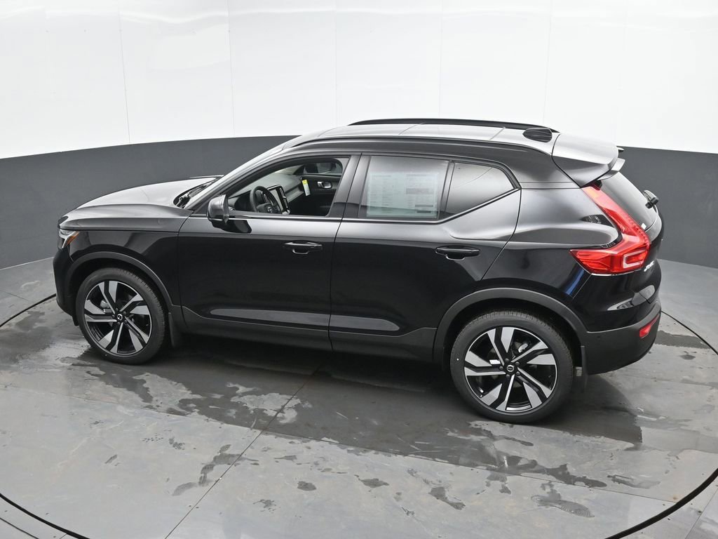 New 2026 Volvo XC40 B5 Plus w/ Protection Package Premier AWD/4WD image 36