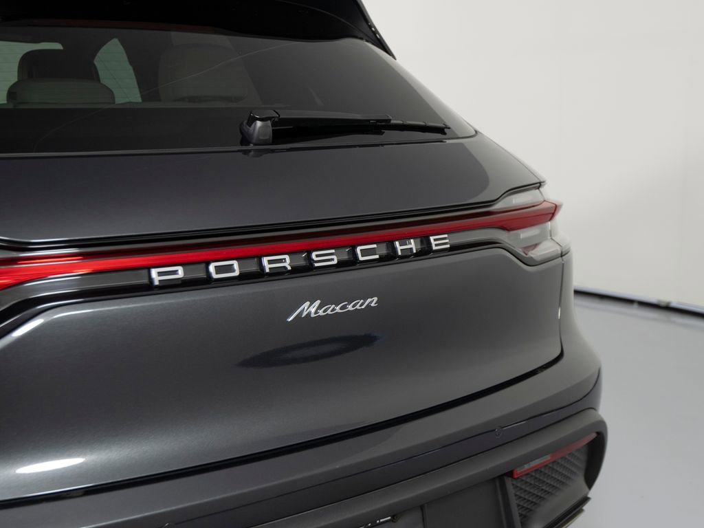 Certified 2026 Porsche Macan AWD/4WD image 38