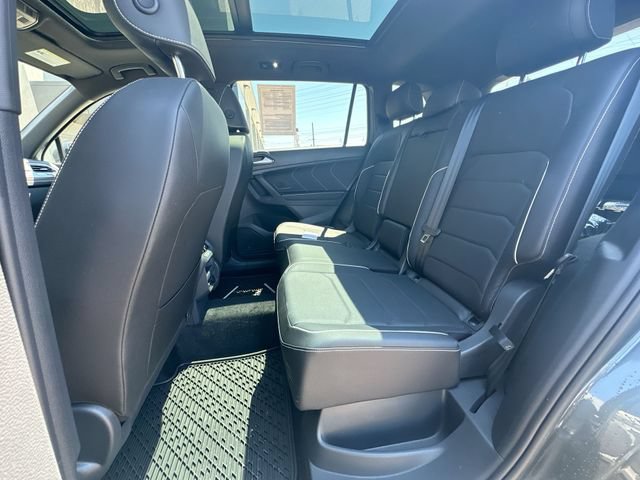 Used 2023 Volkswagen Tiguan SEL R-Line AWD/4WD image 25
