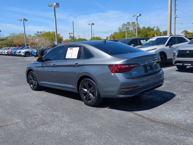 Used 2022 Volkswagen Jetta SE image 8