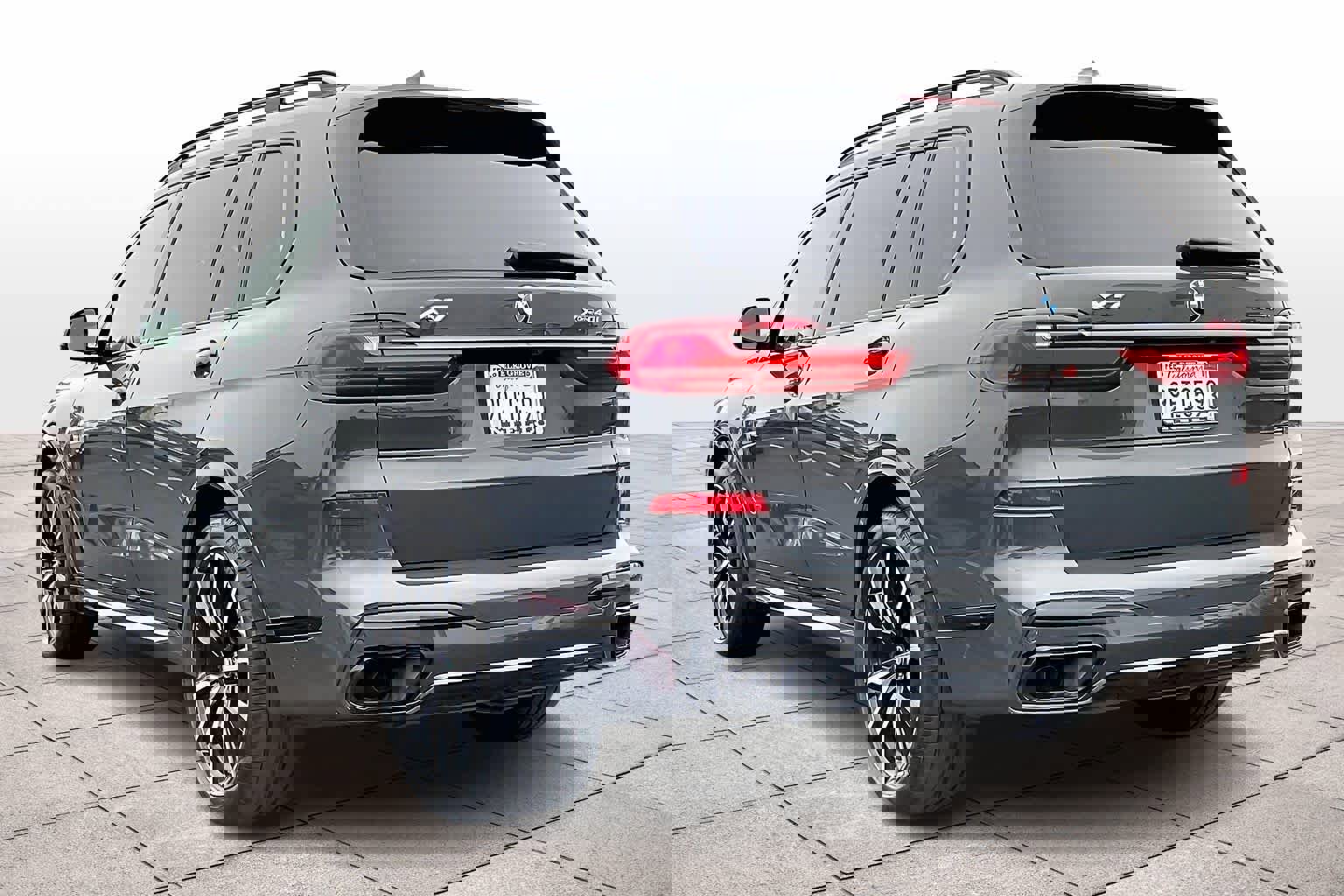 Used 2022 BMW X7 xDrive40i w/ M Sport Package image 13