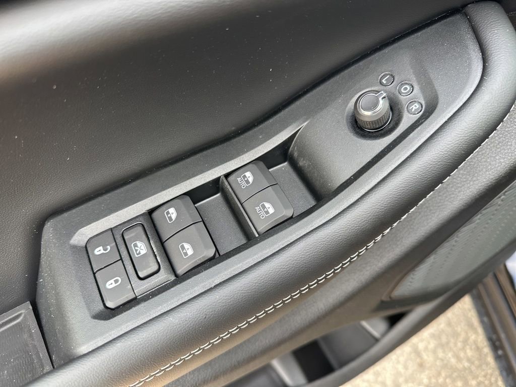 New 2026 Jeep Grand Cherokee Laredo image 12