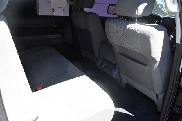 Used 2013 Toyota Tundra 4x4 CrewMax w/ Tow Pkg image 31