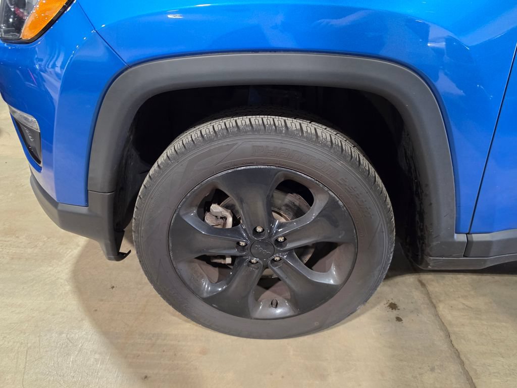 Used 2018 Jeep Compass Latitude AWD/4WD image 3