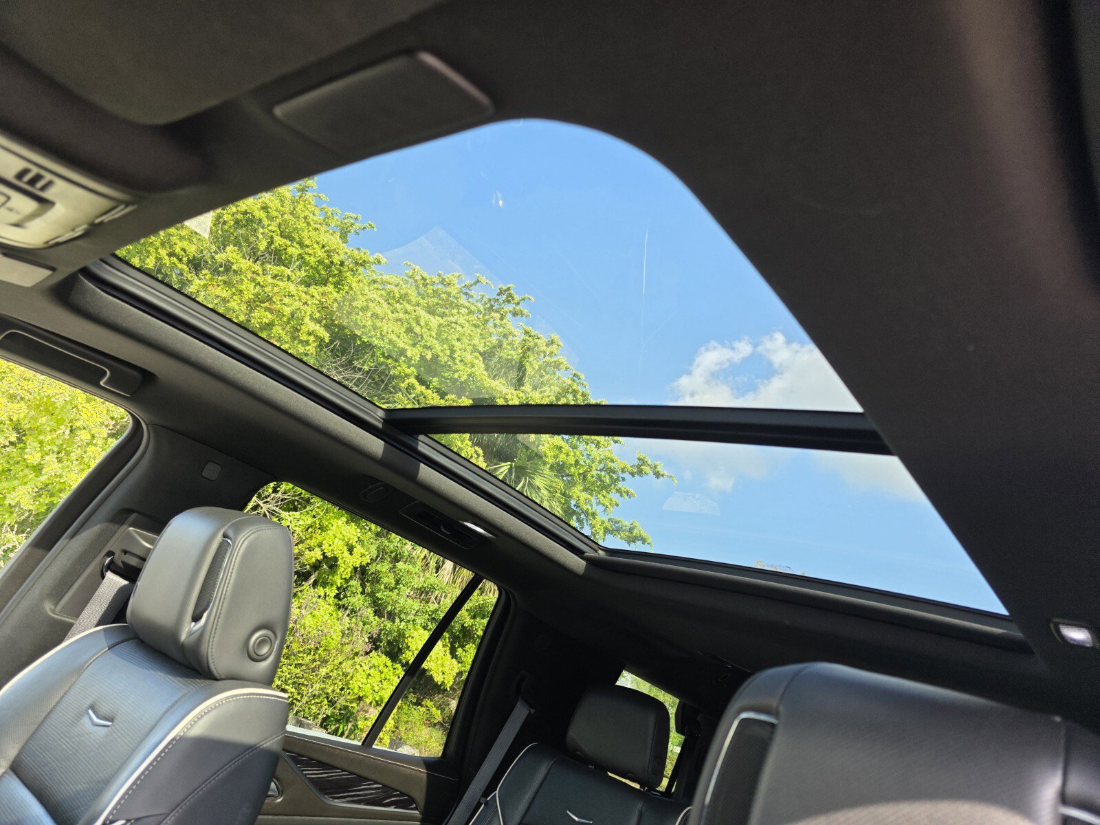 Used 2023 Cadillac Escalade Sport w/ Touring Package image 12