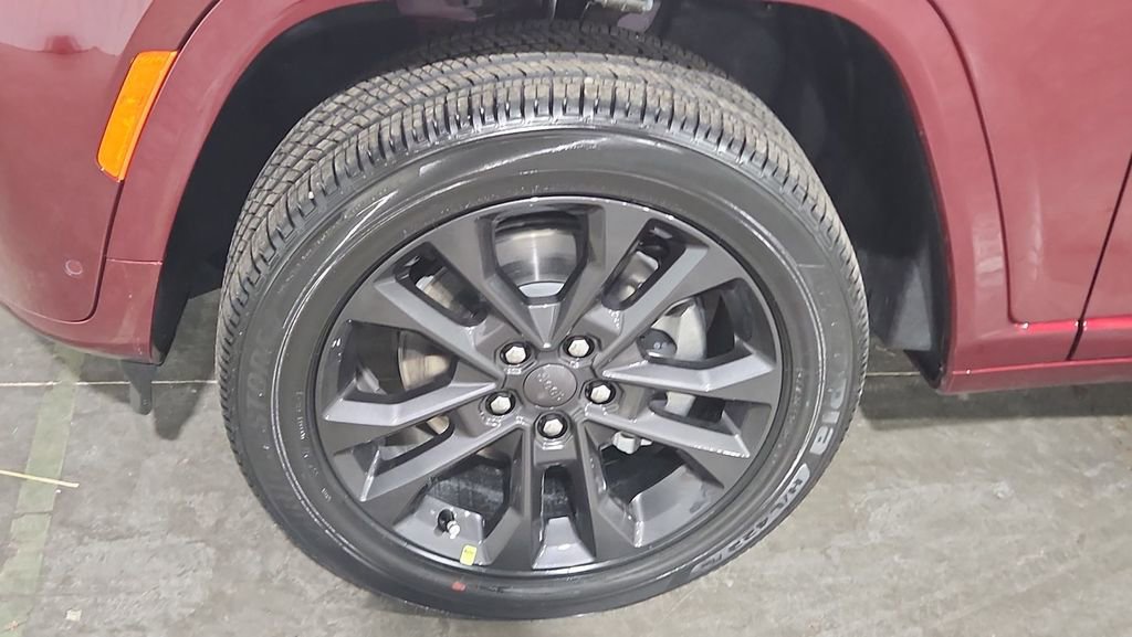 New 2026 Jeep Grand Cherokee L Limited image 14